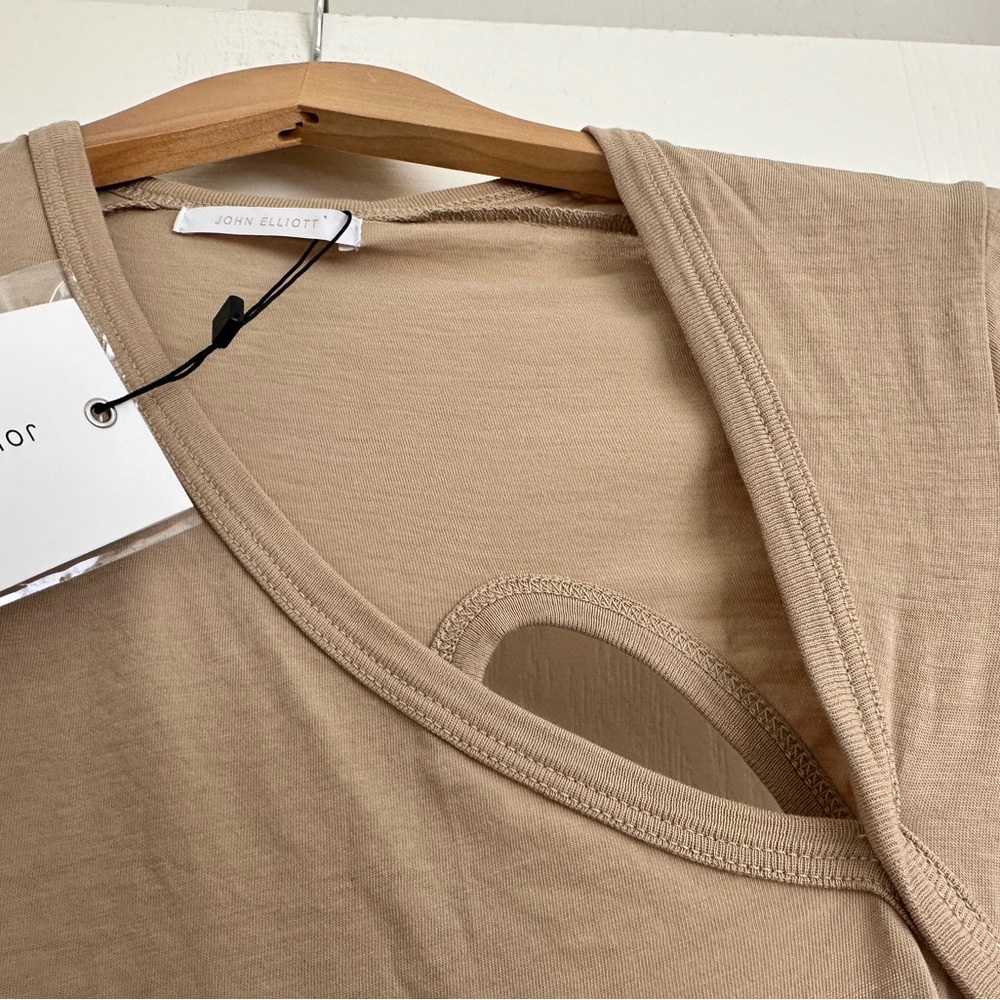 NWT John Elliot Supima asymmetrical Tee. Size: XS/0. Excellent condition - Picture 11 of 15